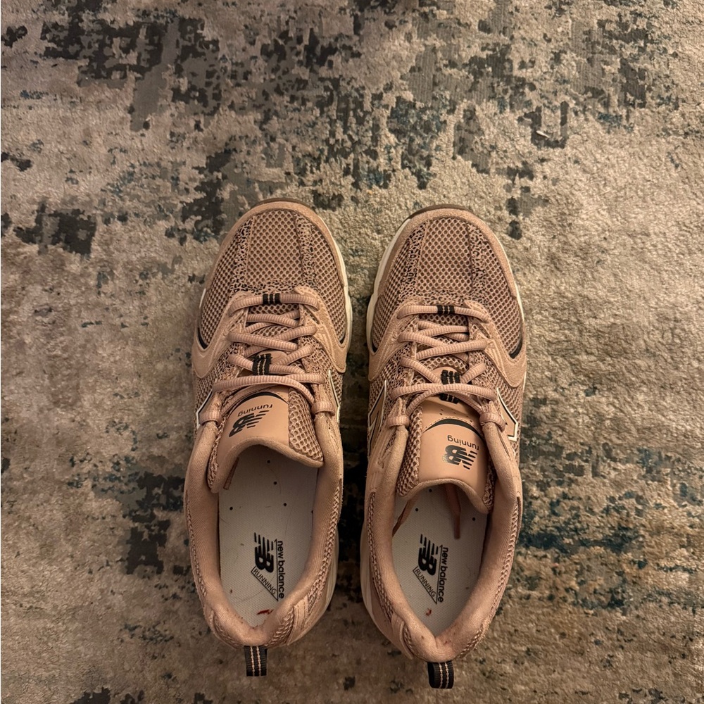 Women’s New Balance 530s Beige/Tan Sneakers